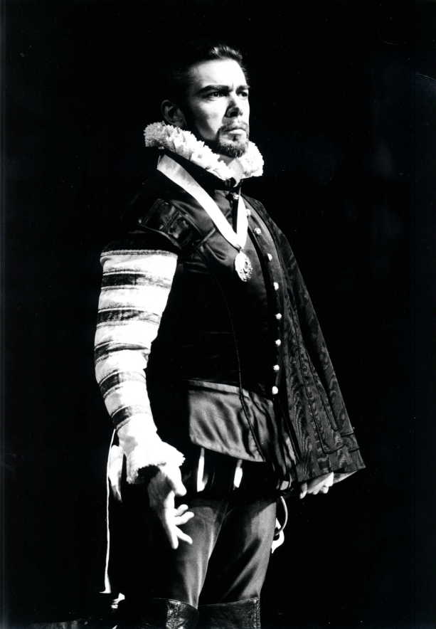 Jonathan as Rodrigo (Posa)
